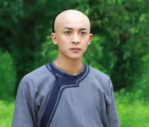 p>福尔康,是电视剧《 a target="_blank" href="/item/还珠格格