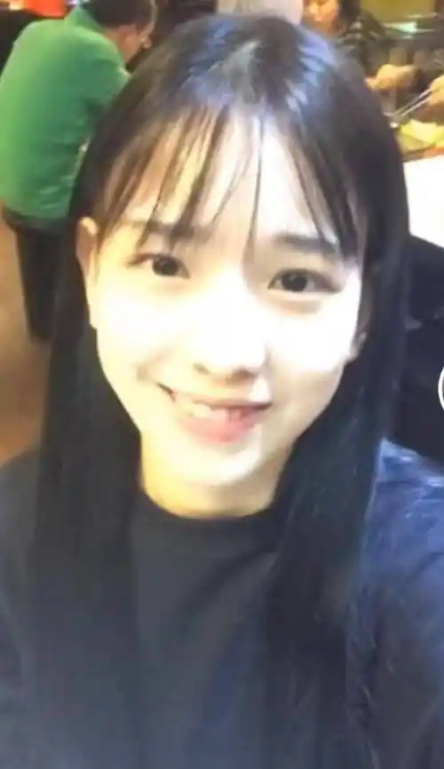 孙一宁六年前旧照曝光,16岁的她清纯可爱,怪不得王思聪甘愿做舔狗