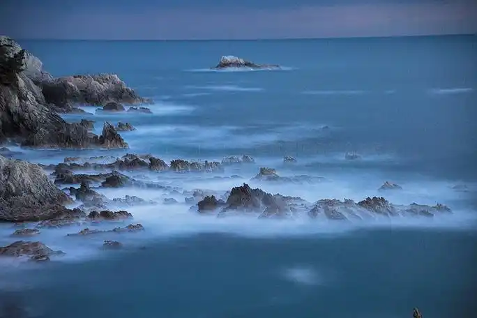 自然户外水风景景观白天野生大海波浪岩石水平摄影无人