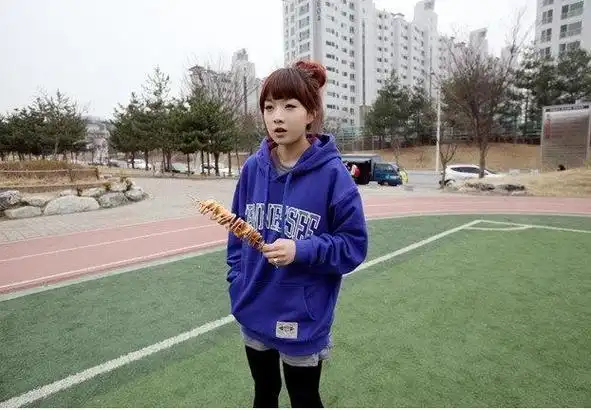 恩典仿佛销声匿迹一样,不知不觉中就远离了网络,我们好像也并没有察觉