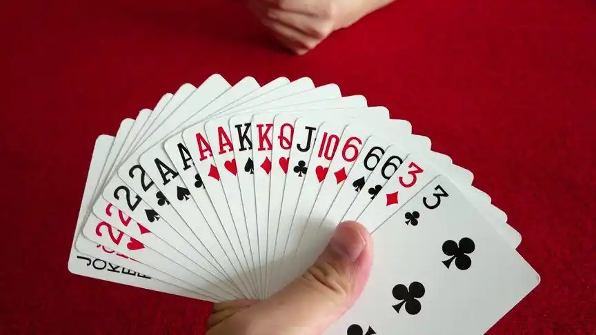 王炸配四个a和二却输牌小伙一副好牌打的稀烂