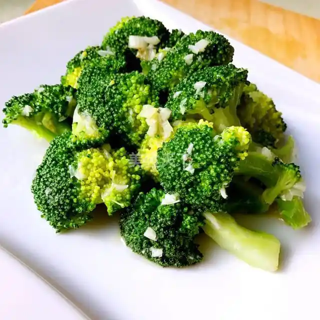 清炒蒜蓉西兰花,低脂脆口营养,蒜香味扑鼻超下饭