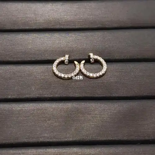 卡地亚耳钉 新品满天星钉子耳钉#饰品  #耳钉