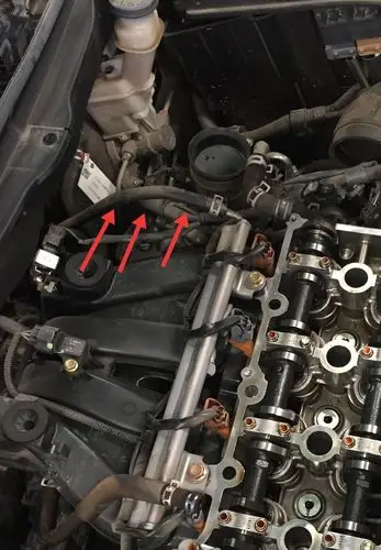 启悦发动机进油管在哪里