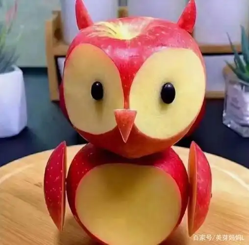 老师检查孩子做的"水果动物",第一个忍不了,最后一个服气