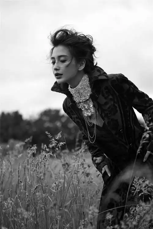 2014《harpers bazaar 时尚芭莎》十一月刊封面:angelababy(杨颖)