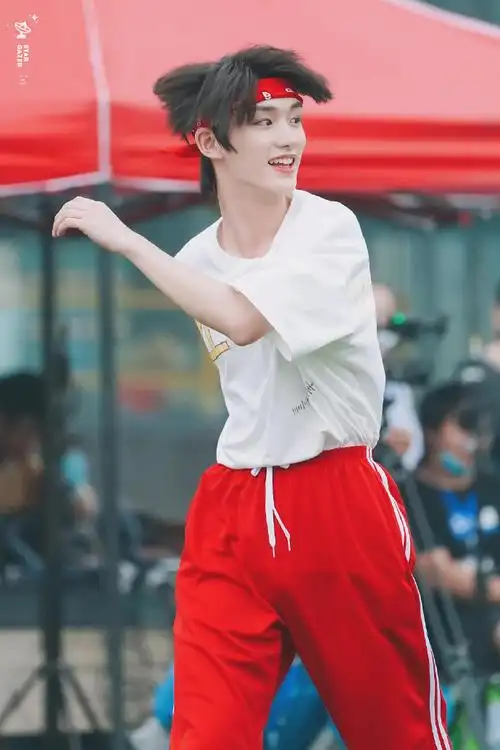 丁程鑫夏季运动会生图