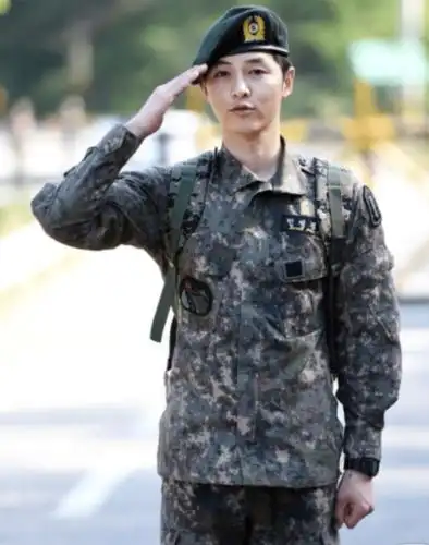 宋仲基俞承豪金在中李准基郑允浩苏志燮崔珉豪宋承宪安宰贤李钟硕李钟