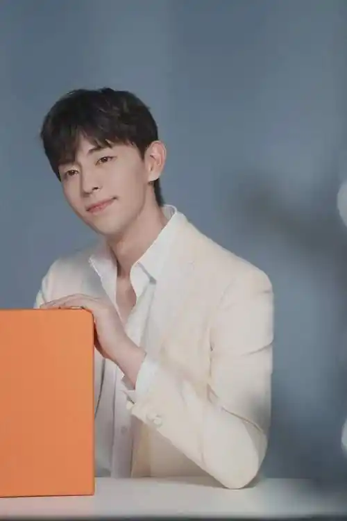 邓伦从演员到封杀只用了24个小时赚了那么多钱为啥要偷逃税