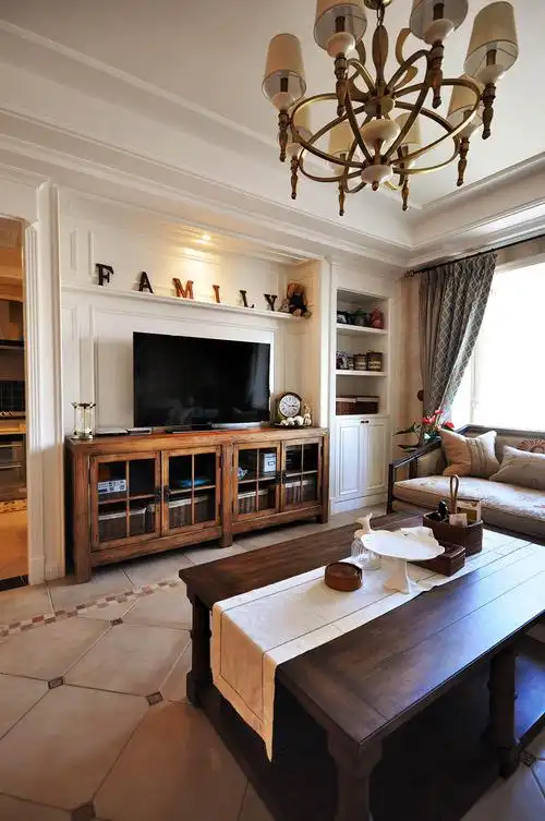 130平美式休闲三居装修电视背景墙图片