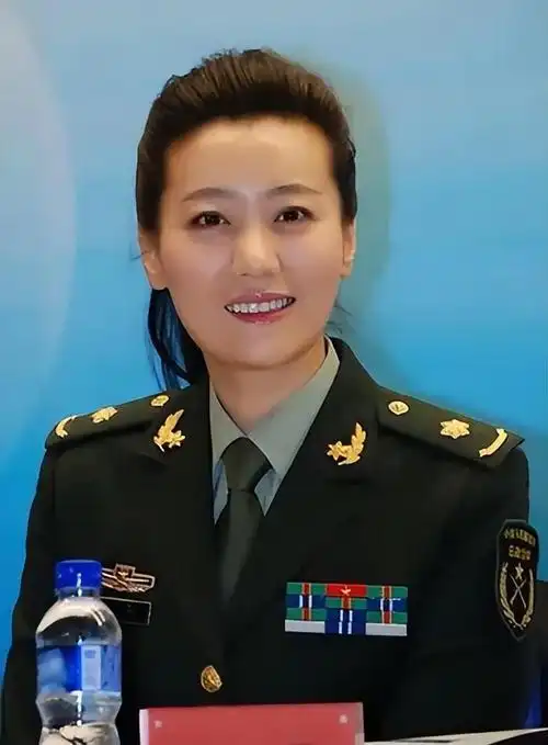 回顾谭晶我这辈子最正确的决定就是为科学家丈夫生了两个女儿