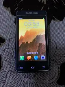 三星sch-2013翻盖经典手机开机屏幕显示正常闲置转让!