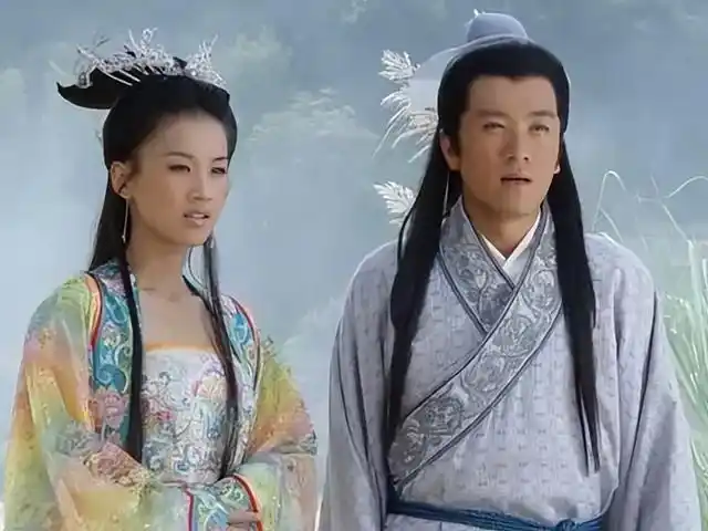 黄圣依在社交平台上晒出了一段视频,她与丈夫杨子重新换上《天仙配》