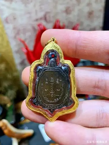 龙婆柳坐山佛财龟