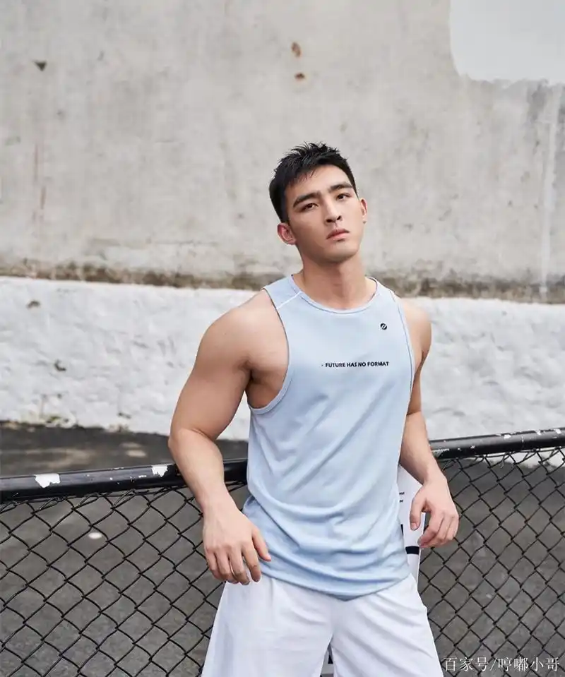 组图:爱好运动的90后男生,身高184,体重85,看着像90后帅哥吗