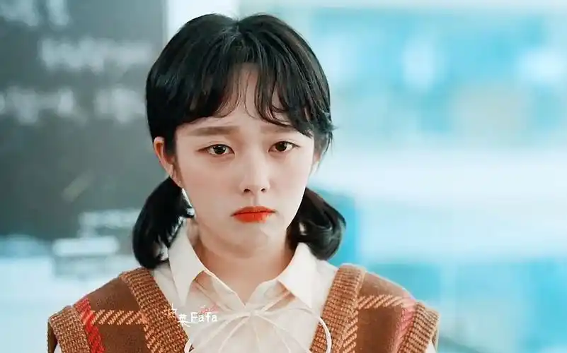 【模仿|李濬荣x郑知晓】女孩因模仿当红爱豆爆火,没想到被正主故意