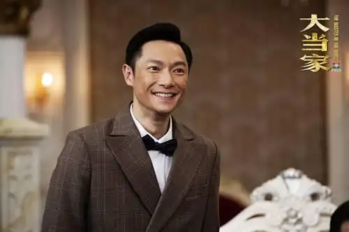 谢祖武《大当家》遇酷暑 与藿香正气水形影不离