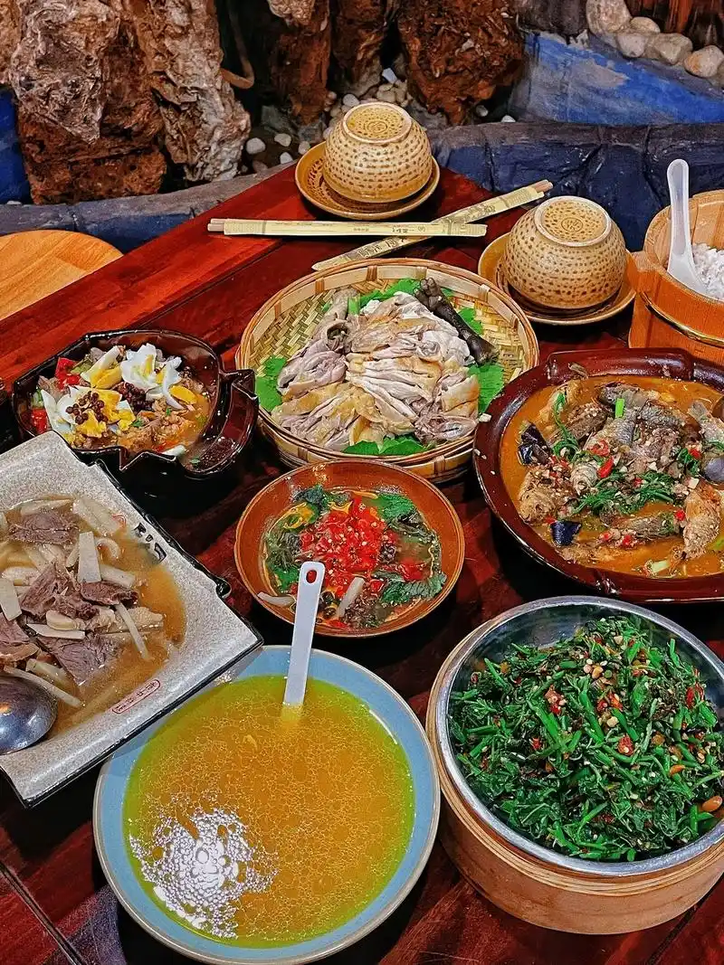 开远探店.#哈尼族 #哈尼菜 #开远美食 #开远 #抖音美食 - 抖音