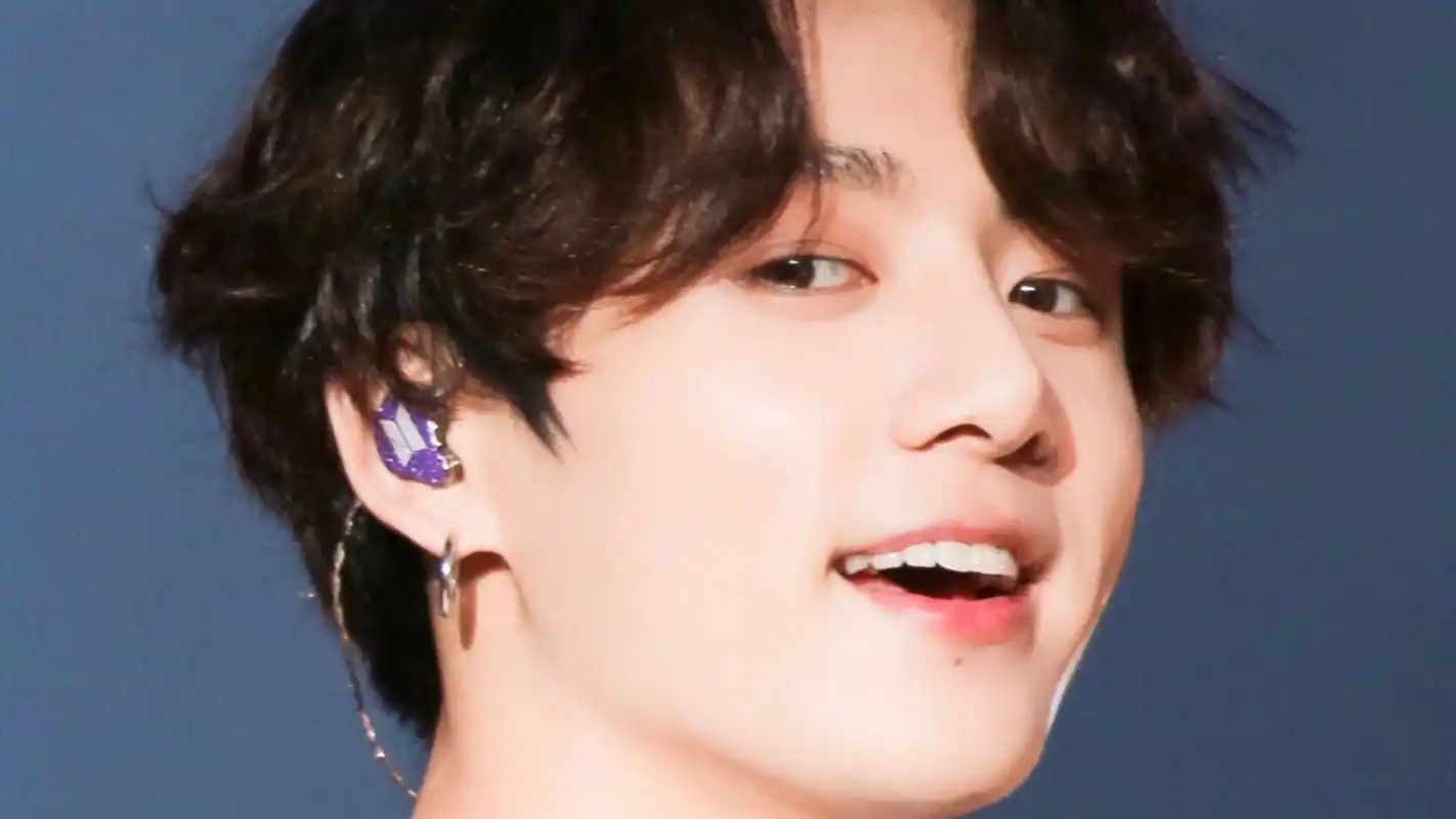 防弹少年团的田柾国向twice第三度"告白"(糖糖糖)?