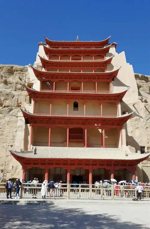 西北游之二:敦煌莫高窟,鸣沙山月牙泉,戈壁滩奇石怪岩