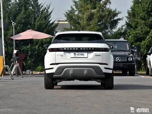 不止帅气这么简单 小哥带你看路虎揽胜极光