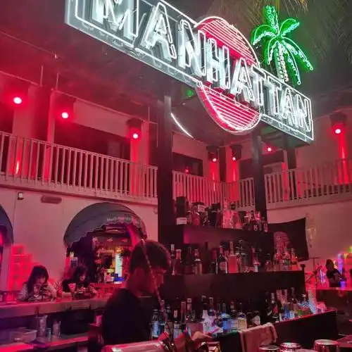 曼哈顿酒吧-"就这家的话,我觉得从他们家的风景风格,我.