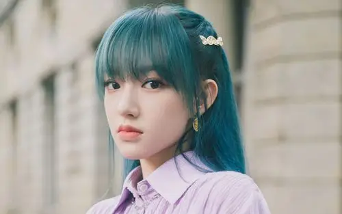 程潇香芋紫漫画风高清桌面壁纸