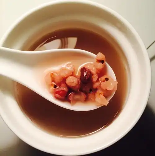 川贝雪梨做的红豆薏米水