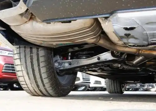 险胜宝马3系,奥迪a4l产品力有多强,五连杆悬架 5.8l油耗