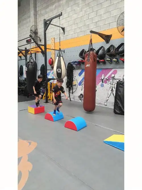 儿童体适能平衡训练