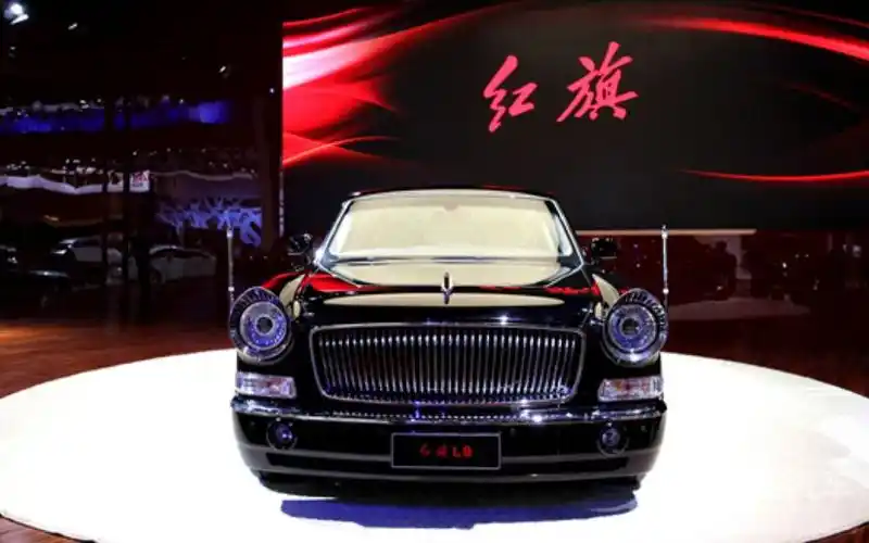 红旗l90亮相,千万价格碾压宾利,网友:门面就该强硬