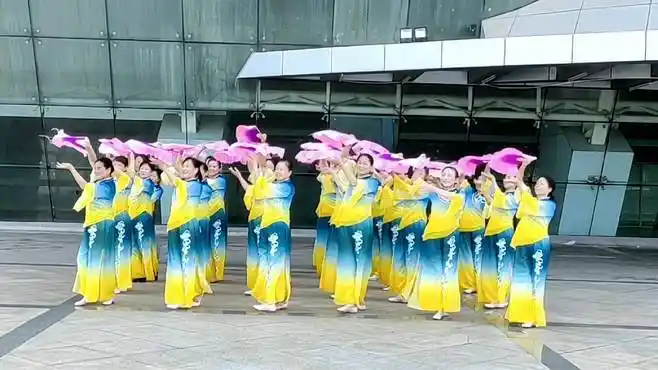 《盛世秧歌》变奏 30人队形版,祝大童们节日快乐!-舞蹈视频-搜狐视频