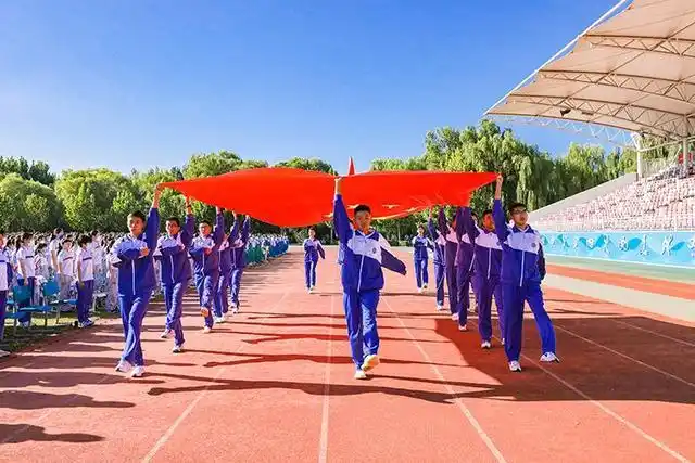 金秋开学季|北京一零一中的学子们,请拿好"车票",新学期发车!