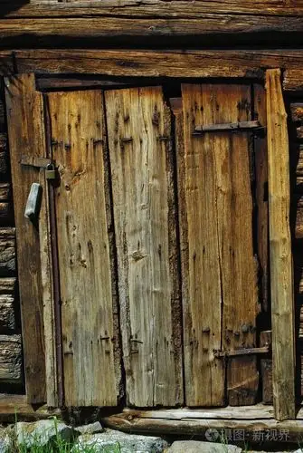 古木门的特写