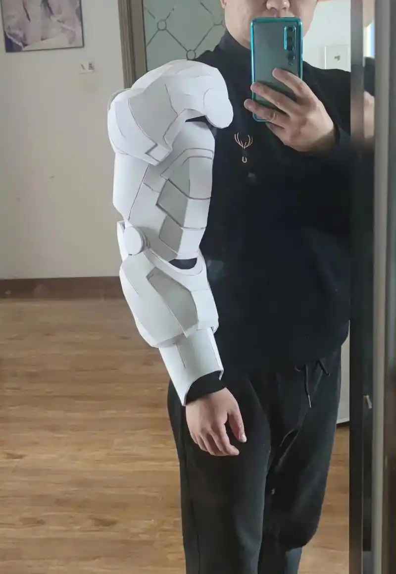 左手臂白模完工.顺便拍一下做模型的步骤.#钢铁侠战甲 #漫威 - 抖音