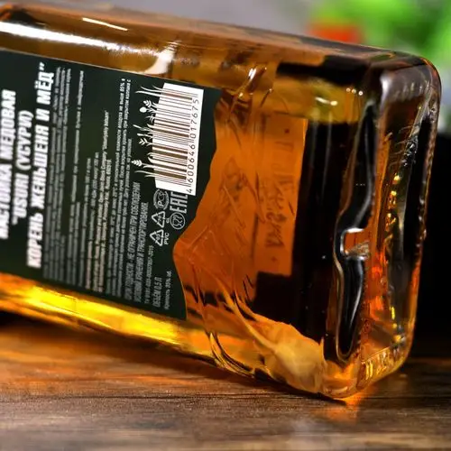 俄罗斯原装进口usuri虎头牌强酊25种植物香酊调配伏特加力娇酒