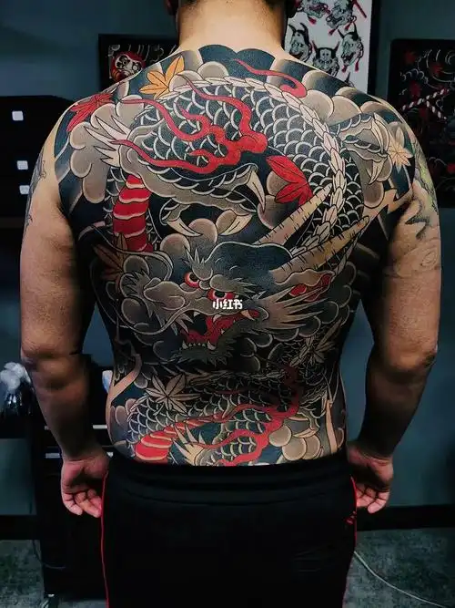 日式满背纹身老传统纹身日式老传统纹身纹身也清新