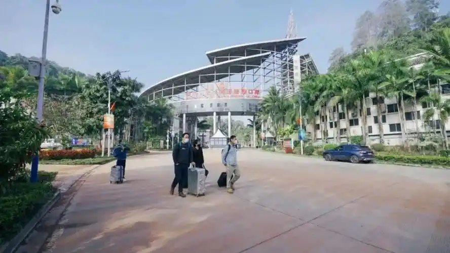 中国磨憨口岸正式恢复通关!_腾讯新闻