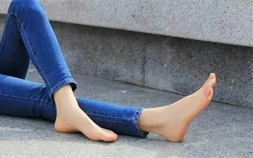 中国人的脚型,最适合的是哪种球鞋?