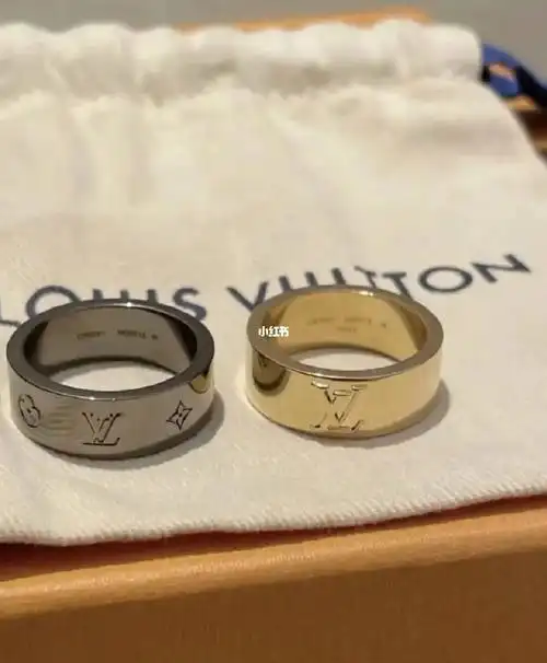 情侣对戒lv新款金银戒指