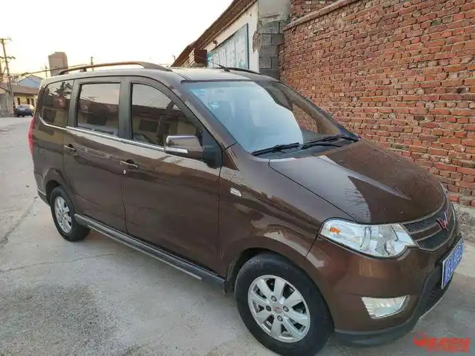 2014年五菱宏光s个人一手车,真皮座椅,超级省油!