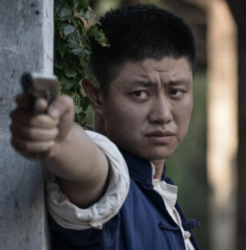 原创拍一部戏用了8个替身,整个剧组等他半年,没人敢说他"耍大牌"