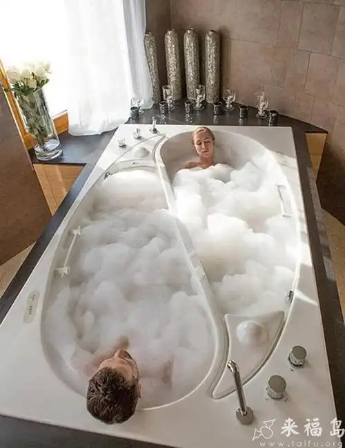 鸳鸯浴缸,想怎么洗就怎么洗