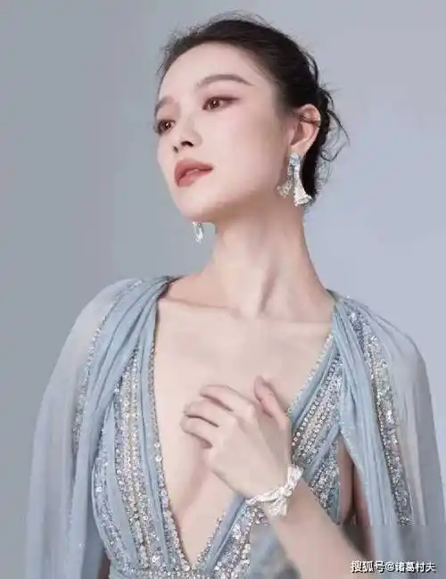 倪妮这身材,究竟谁顶得住嘛!_人们_魅力_时尚