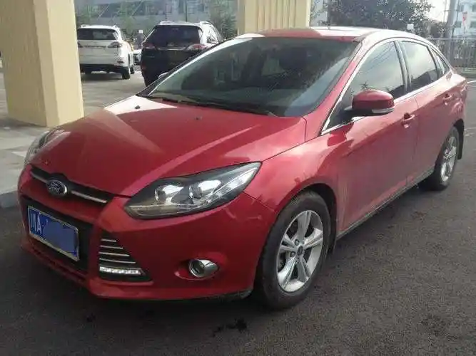 长安福特红色轿车 长安福特红色轿车价格