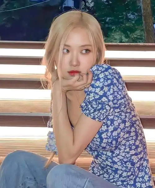 甜美可爱的朴彩英,高级氛围感十足,美艳动人!