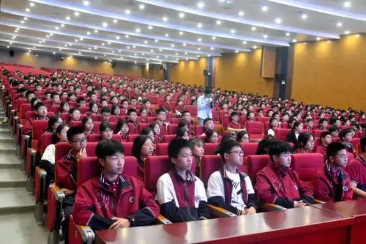 我校重庆市院士专家科普讲师团专家赴重庆市朝阳中学开展校园行科普