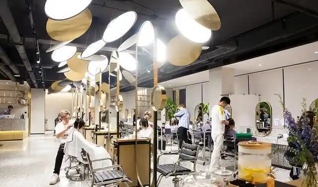 "10元快剪"到处都是,价格这么低,真的赚钱吗|理发店|理发师|剪店|烫发