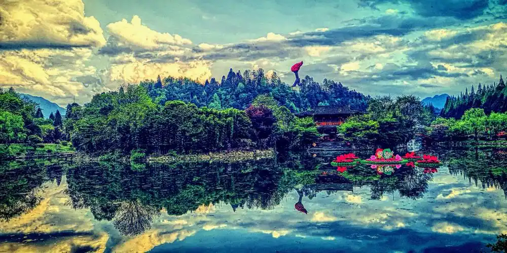 第十届井冈山杜鹃花节在茨坪中心景区隆重举行