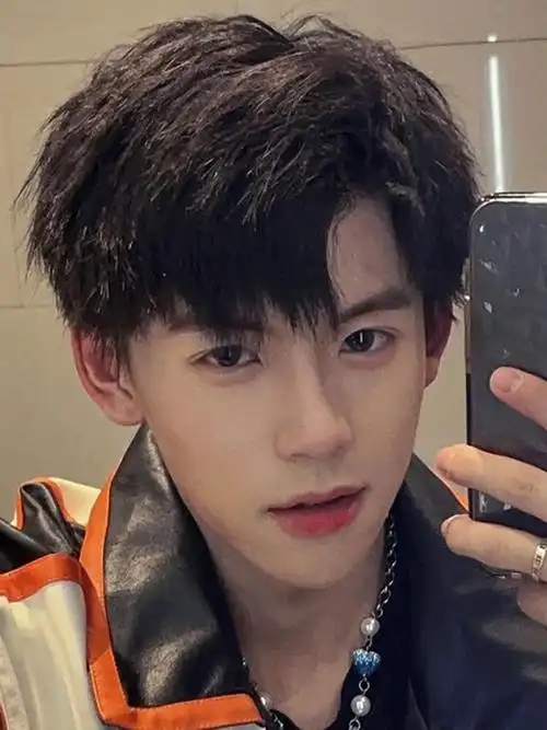 长度:短发适用人群:通用假发发型:短卷发货号:tb#393150465961商品